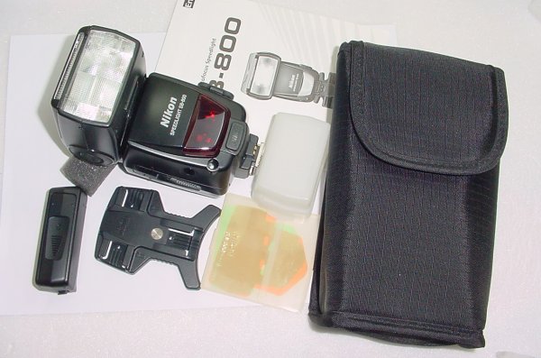Nikon Speedlight SB-800 Flash + Battery Attachment