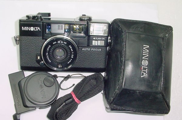 Minolta HI-MATIC AF2 35mm Film Point & Shoot Camera 38/2.8 Lens + Case, Lens Cap