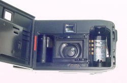Yashica T3 35mm Film Point & Shoot Camera Carl Zeiss 35/2.8 T* Tessar Lens