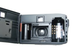 Yashica T3 35mm Film Point & Shoot Camera Carl Zeiss 35/2.8 T* Tessar Lens