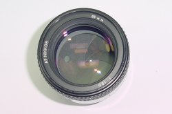 Nikon 85mm F/1.8 D AF NIKKOR Auto Focus Portrait Lens + Hood
