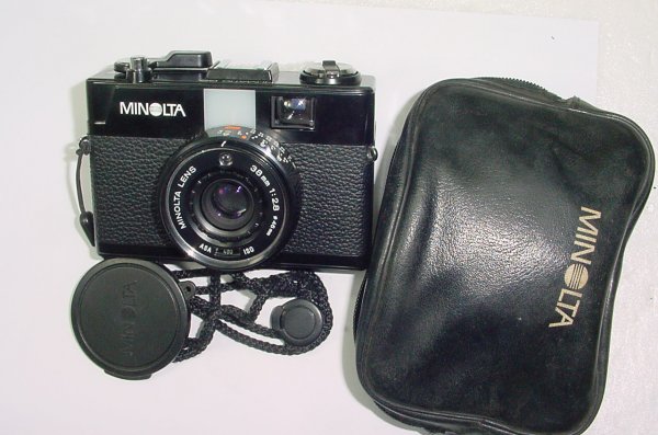 MINOLTA Hi-MATIC G2 35mm Film Compact Camera with 38mm F/2.8 Lens