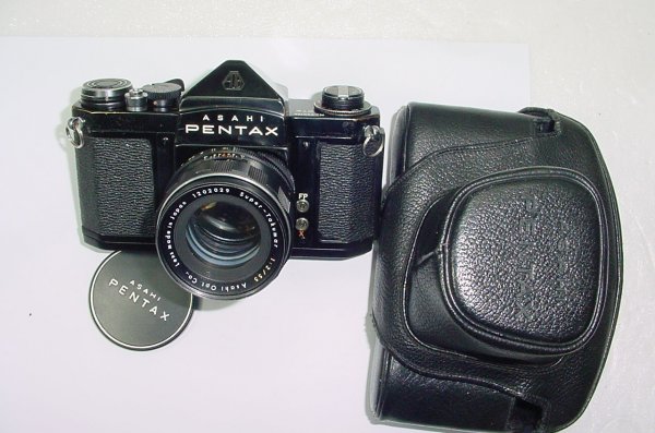 Pentax S1a ASAHI 35mm SLR Film Manual Camera + Super-Takumar 55mm F/2 Lens - Black