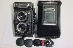 YASHICA Mat-124 G TLR 120 Medium Format Film Camera with 80mm F/3.5 TWIN Lens