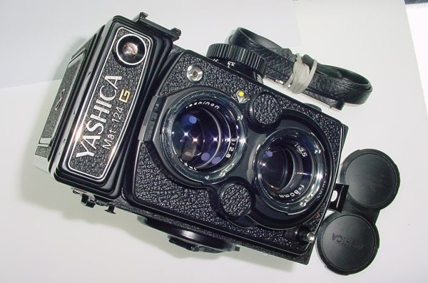 YASHICA Mat-124 G TLR 120 Medium Format Film Camera with 80mm F/3.5 TWIN Lens