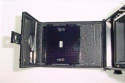 YASHICA Mat-124 G TLR 120 Medium Format Film Camera with 80mm F/3.5 TWIN Lens