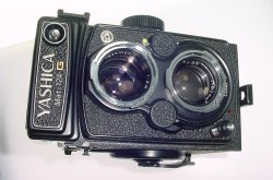 YASHICA Mat-124 G TLR 120 Medium Format Film Camera with 80mm F/3.5 TWIN Lens