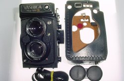 YASHICA Mat-124 G TLR 120 Medium Format Film Camera with 80mm F/3.5 TWIN Lens