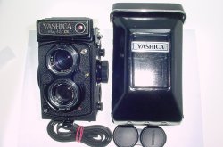 YASHICA Mat-124 G TLR 120 Medium Format Film Camera with 80mm F/3.5 TWIN Lens