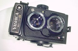 Yashica Mat-124 G TLR 120 Medium Format Film Camera with 80mm F/3.5 Twin Lens