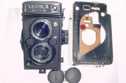 Yashica Mat-124 G TLR 120 Medium Format Film Camera with 80mm F/3.5 Twin Lens