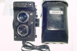 Yashica Mat-124 G TLR 120 Medium Format Film Camera with 80mm F/3.5 Twin Lens