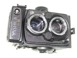 Yashica Mat-124 G TLR 120 Medium Format Film Camera with 80mm F/3.5 Twin Lens