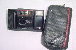 YASHICA T AF 35mm Film Point & Shoot Auto Focus Camera Carl Zeiss 35/3.5 Tessar T* Lens