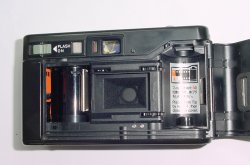 YASHICA T AF 35mm Film Point & Shoot Auto Focus Camera Carl Zeiss 35/3.5 Tessar T* Lens