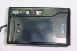YASHICA T AF 35mm Film Point & Shoot Auto Focus Camera Carl Zeiss 35/3.5 Tessar T* Lens