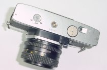 Minolta SRT201 35mm SLR Film Camera with Minolta 50mm F/1.7 MD Lens
