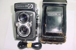Yashica-24 L TLR 120 film Medium Format Camera 80mm F/3.5 Twin Lens