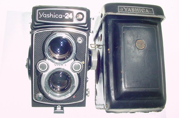 Yashica-24 L TLR 120 film Medium Format Camera 80mm F/3.5 Twin Lens