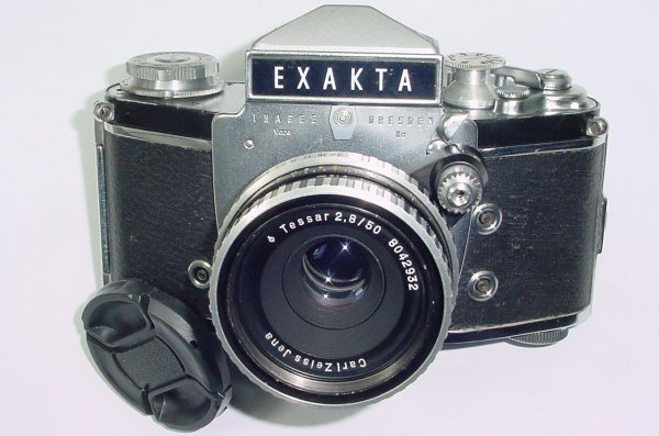 Exakta Varex IIa SLR 35mm Film Camera + Carl Zeiss Jena Tessar 50/2.8 Lens
