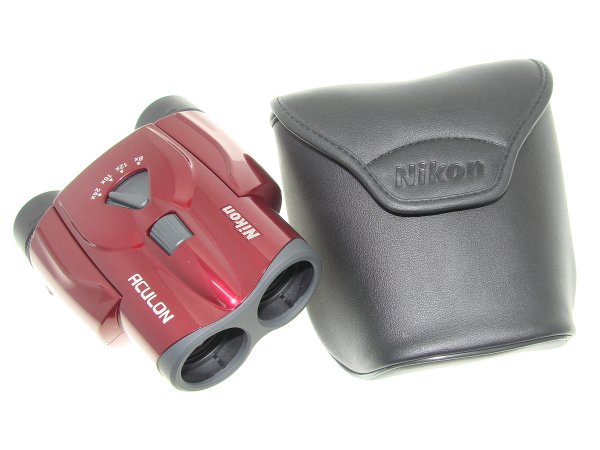 Nikon 8-24x25 4.6° at 8x Aculon T11 Zoom Binoculars in Red