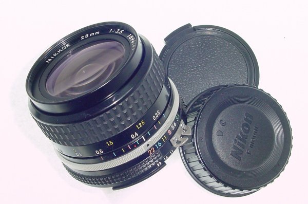 Nikon 28mm F/3.5 NIKKOR AI Wide Angle Manual Focus Lens