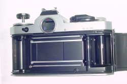 Nikon FE 35mm Film SLR Manual Camera + 35-70mm F/3.3-4.5 Zoom-Nikkor Lens