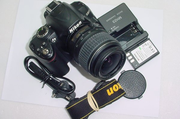 Nikon D3000 10.2MP Digital SLR Camera with Nikon AF-S 18-55mm VR Lens