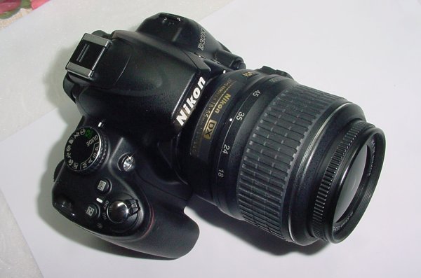 Nikon D3000 10.2MP Digital SLR Camera with Nikon AF-S 18-55mm VR Lens