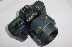 Canon T80 35mm Film SLR Camera with 35-70mm F/3.5-4.5 AC Auto Focus Zoom Lens