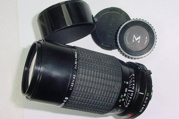 Sigma 75-210mm f/3.5-4.5 Multi-Coated III Manual Focus Zoom Lens for Minolta MD Mount