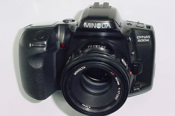 Minolta Dynax 500si 35mm Film SLR Camera with Minolta 50mm f/1.7 AF Lens