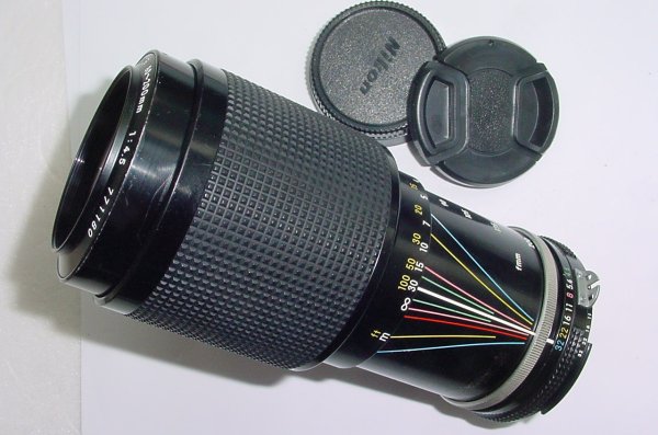 Nikon 80-200mm F/4.5 Zoom-NIKKOR Auto AI Manual Focus Zoom Lens