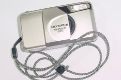 Olympus Superzoom 800 S 35mm Film Point & Shoot Camera 38-80mm Zoom Lens
