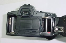 Minolta Dynax 500si Super 35mm Film SLR Camera with 35-70mm F/3.5-4.5 Zoom Lens