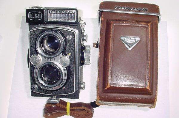 YASHICA-Mat LM TLR 120 Medium Format Film Camera COPAL-MXV 80mm F/3.5 Twin Lens
