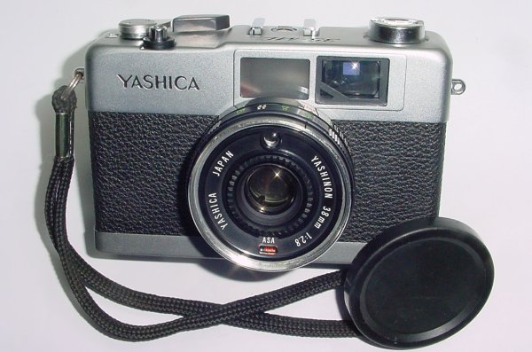 YASHICA 35-ME 35mm Film Compact Camera with 38mm f/2.8 Lens