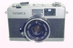 Yashica 35-ME 35mm Film Compact Camera with 38mm f/2.8 Lens