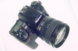 Nikon D7000 16.2MP DSLR Camera + 18-70mm F/3.5-4.5 G ED DX AF-S Zoom Lens