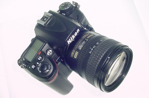 Nikon D7000 16.2MP DSLR Camera + 18-70mm F/3.5-4.5 G ED DX AF-S Zoom Lens
