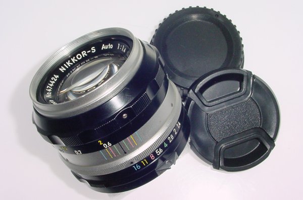 Nikon 50mm F/1.4 NIKKOR-S Auto Nippon Kogaku Pre-AI Manual Focus Standard Lens