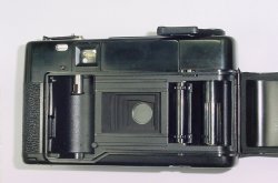 YASHICA auto focus 35mm Film Point and Shoot Camera 38mm F2.8 Lens