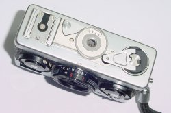 Rollei 35 35mm Film Manual Camera with Tessar 40mm F/3.5 Lens - Silver
