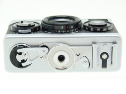 Rollei 35 35mm Film Manual Camera with Tessar 40mm F/3.5 Lens