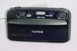 A) FUJIFILM FINEPIX REAL 3D W3 動作未確認